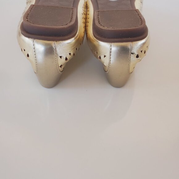 Vionic Spark Surin Gold Leather Slip On Cutout Arch Support Ballet Flats Size 8 - Picture 14 of 15